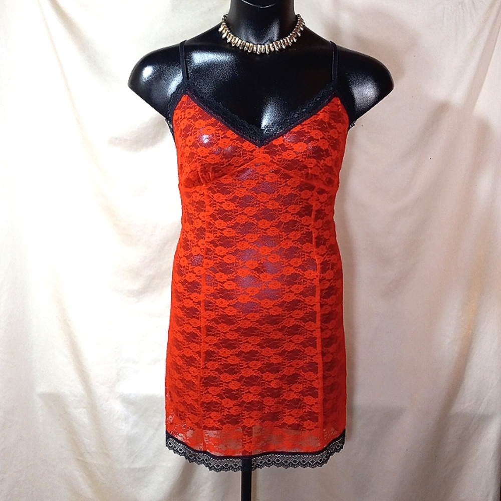 VS Secret Treasures (NWOT)